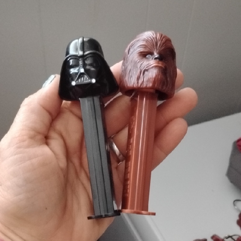 Star Wars Character Dispensers - Black and Brown
